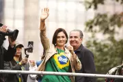 Bolsonaro passa por segunda cirurgia para soluços e já está no quarto