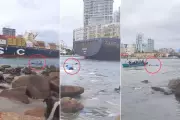 Caiaque vira ao lado de navio cargueiro em Guarujá; casal é salvo por barco