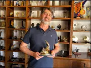 Carlos Bonassi recebe Troféu Garra da APP Brasil por 25 anos de publicidade