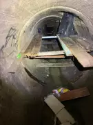 Feto é encontrado em galeria de esgoto em Barbacena; polícia investiga