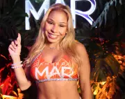 Flávia Saraiva desativa comentários após rumor de affair com Léo Pereira