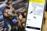 Fortaleza propõe 50% de desconto no IPVA para motociclistas de app