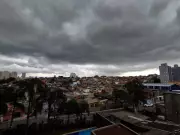 Frente fria derruba temperatura em SP após terça abafada de 30°C