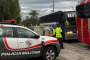 Guarujá suspende entrada de ônibus e vans de turismo no Ano Novo