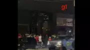 Jovem baleado em confusão na Avenida Itália, Taubaté; vídeo registra tiros