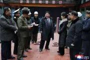 Kim Jong-un visita fábrica de submarino nuclear de 8.700 toneladas