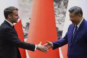 Macron pede ajuda de Xi para paz na Ucrânia em visita à China