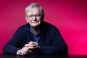 Morre aos 73 anos Martin Parr, fotógrafo britânico famoso por retratos do cotidiano