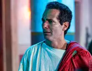 Mouhamed Harfouch fala sobre desafios de viver mentor de Chico Xavier em 'Emmanuel'