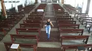 Mulher invade igreja em Vitória e destrói imagens religiosas; polícia identifica suspeita