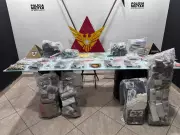 Operação da PM apreende 5 submetralhadoras, drogas e prende 3 em Valadares