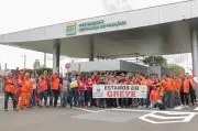 Petroleiros entram em greve nacional após impasse com Petrobras