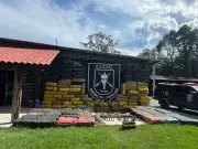 PF devolve fuzis ao Peru após maior apreensão de drogas do Amazonas