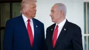 Trump recebe Netanyahu e promete atacar Irã se programa nuclear for retomado