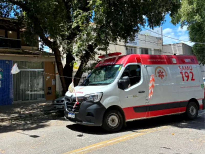 Motociclista sofre corte profundo no pescoço após colisão com fio solto em Governador Valadares