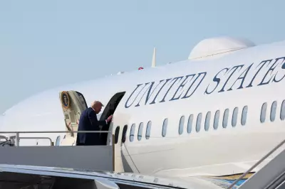 Air Force One de Trump retorna à base após falha elétrica durante viagem a Davos