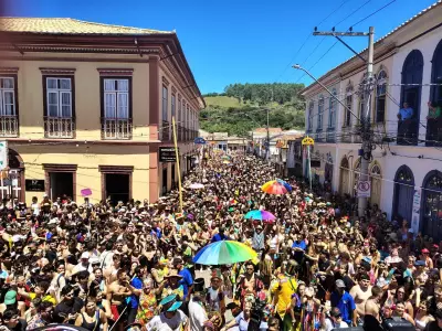 Bloco Juca Teles Anima Milhares na Abertura do Carnaval de São Luiz do Paraitinga
