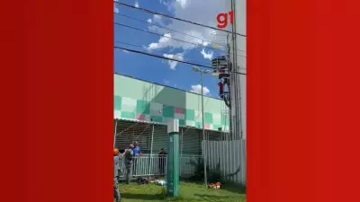 Bombeiros resgatam 2 trabalhadores em caixa d'água em Jacareí (SP)