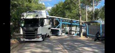 Carreta fica presa por 6 horas e bloqueia trânsito na Volta Fria, Mogi das Cruzes