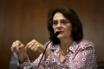 Damares Alves questiona Casa Civil sobre reunião de Lula com banqueiro Vorcaro