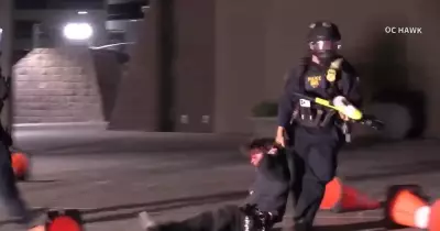 Jovem de 21 anos fica cego após disparo de agente federal em protesto nos EUA