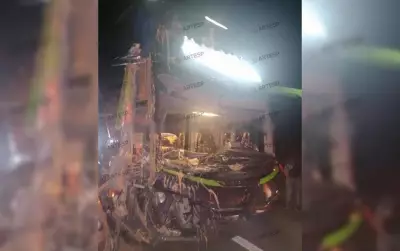Ônibus com 34 passageiros colide com caminhão na Castello Branco; ninguém se fere
