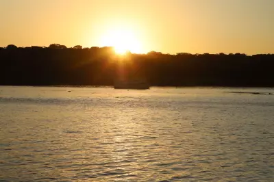 Passeio de barco histórico retorna ao complexo Madeira-Mamoré em Porto Velho após 10 anos