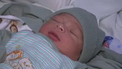 Primeiro bebê de 2026 nasce na Bahia: Talis Miguel, 3,080 kg, em parto normal