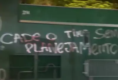 Torcida do Palmeiras picha Allianz Parque após goleada histórica do Novorizontino