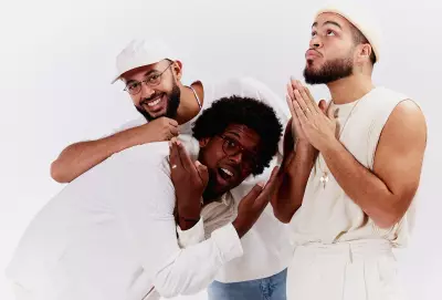 Trio Gilsons lança álbum ao vivo em abril e é atração do Festival de Verão 2027