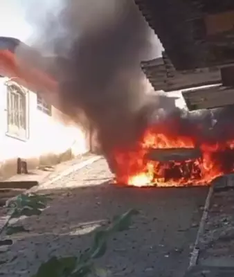 Veículo de combate à dengue pega fogo em Bom Jesus do Itabapoana; ninguém se feriu