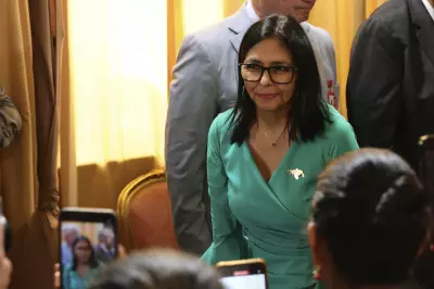 Vestido de R$ 4 mil de Delcy Rodríguez gera polêmica por ostentação na Venezuela