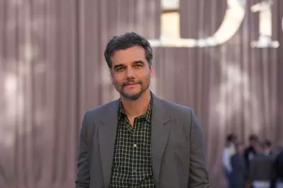 Wagner Moura brilha na Dior Homme em Paris e se consolida como ícone da moda internacional