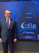 Ações de mineradora brasileira de terras raras sobem na Nasdaq após oferta de 11 milhões de dólares