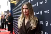 Angelina Jolie revela como luta da mãe contra câncer inspirou novo filme