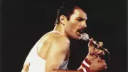 Bibi, filha secreta de Freddie Mercury, morre aos 48 anos após câncer raro