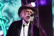 Bob Weir, fundador do Grateful Dead, morre aos 78 anos após luta contra câncer