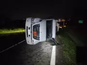 Carreta com diesel tomba e interdita Rodovia João Tosello em Limeira