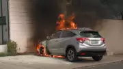 Carro pega fogo em Teresina: incêndio é controlado por bombeiros na Zona Leste