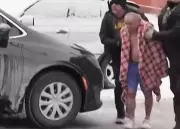 Cidadão americano naturalizado é detido quase nu pelo ICE em Minnesota