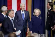 Câmara dos EUA recomenda indiciar Bill e Hillary Clinton por desacato criminal