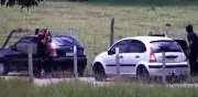 Criminosos trocam de carro durante sequestro de empresária no Vale do Paraíba; dois são presos