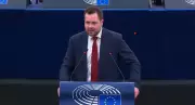Deputado dinamarquês xinga Trump no Parlamento Europeu em discurso sobre Groenlândia