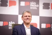 Direita sob pressão: prazo de 4 de abril define disputa entre Flávio Bolsonaro e Tarcísio
