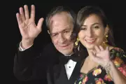 Filha de Tommy Lee Jones, Victoria, é encontrada morta em hotel de São Francisco aos 34 anos