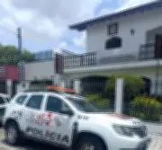 Homem de 40 anos é preso por agredir esposa com socos na cabeça em Suzano