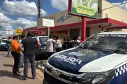 Homem mata outro a facadas e comete suicídio em loja de salgados em Campo Grande