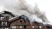 Incêndio em hotel de luxo nos Alpes franceses obriga evacuação de 300 pessoas