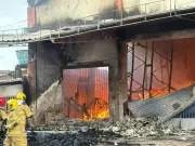 Incêndio em prédio comercial na Zona Sul de Macapá causa pânico entre moradores