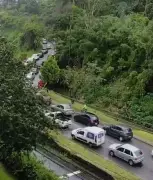 Interdição sem aviso causa caos no trânsito de Petrópolis e atrasa ônibus